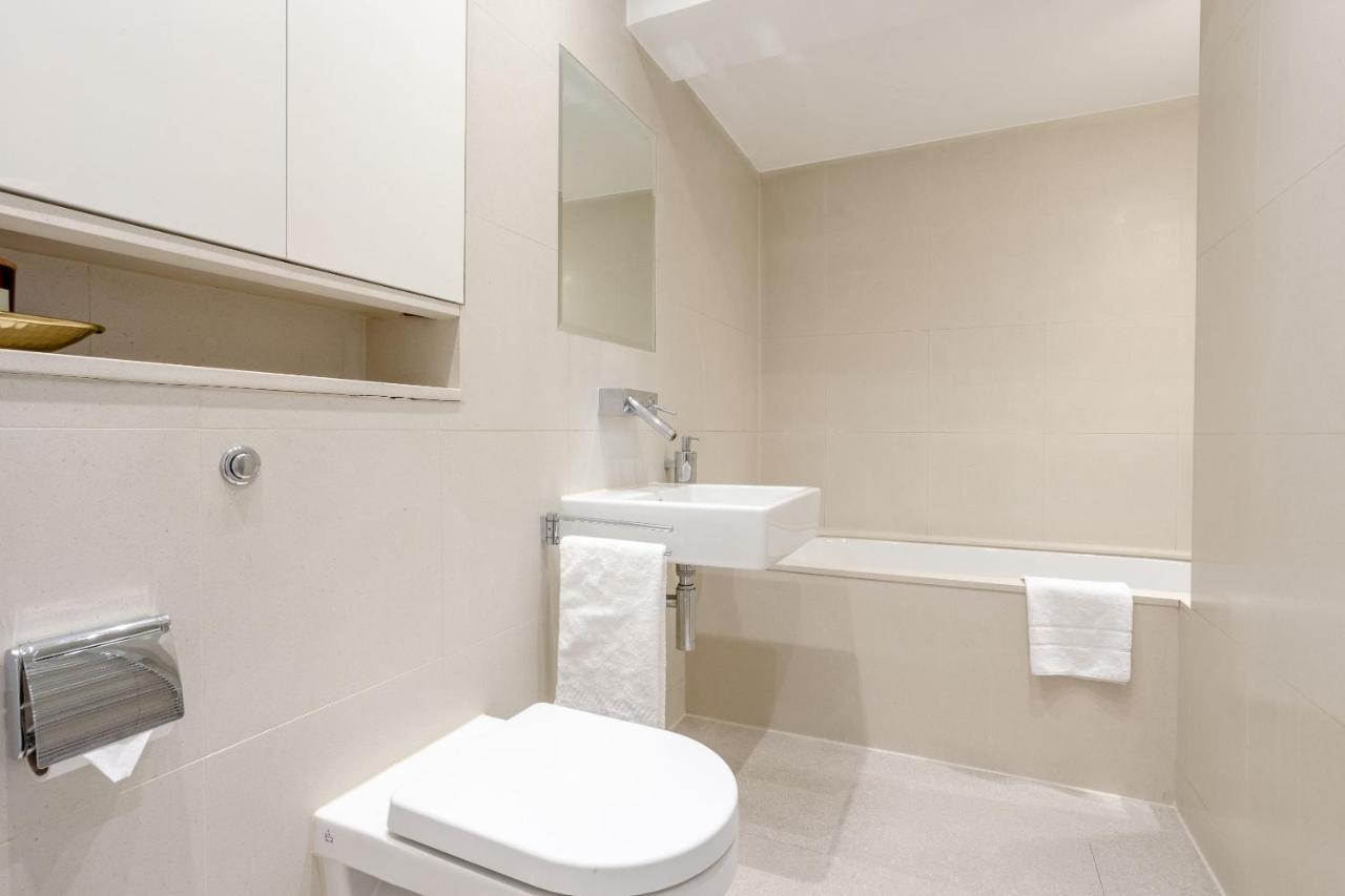Appartamento Charmingly Unique And Recently Refurbished Watchman's In Camden Town Londra