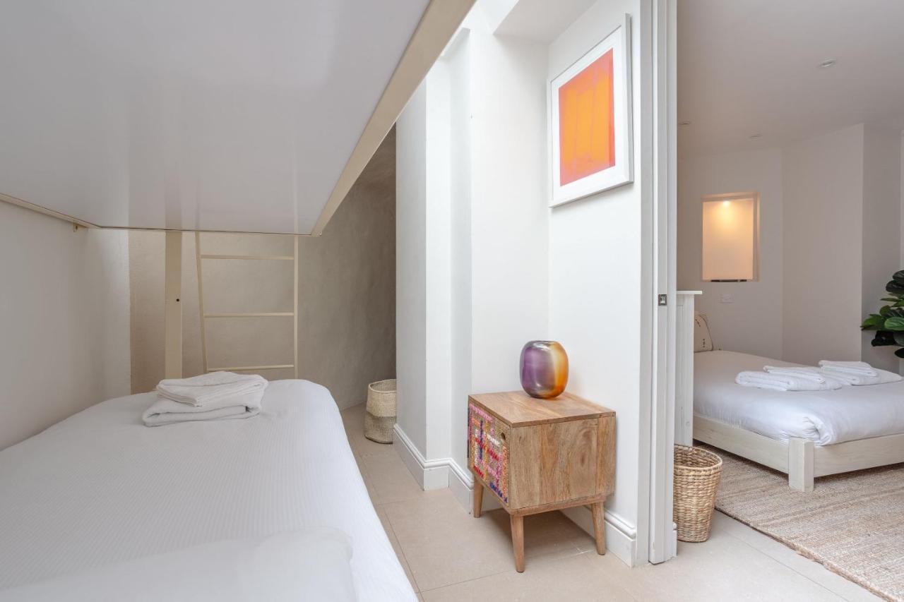 Appartamento Charmingly Unique And Recently Refurbished Watchman's In Camden Town *